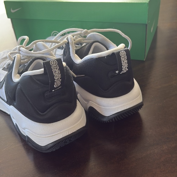 Men’s Size 10.5 Giannis Immortality 3 - Lightly and Lovingly Used main image 7